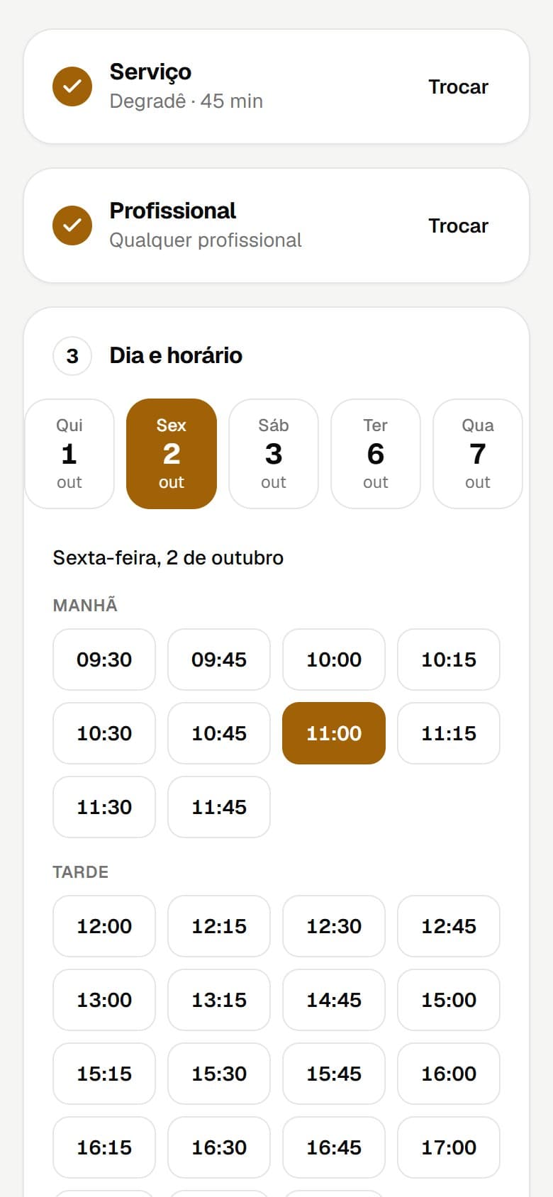 A mesma página com o serviço e o profissional escolhidos e os horários livres do dia, com um horário marcado.